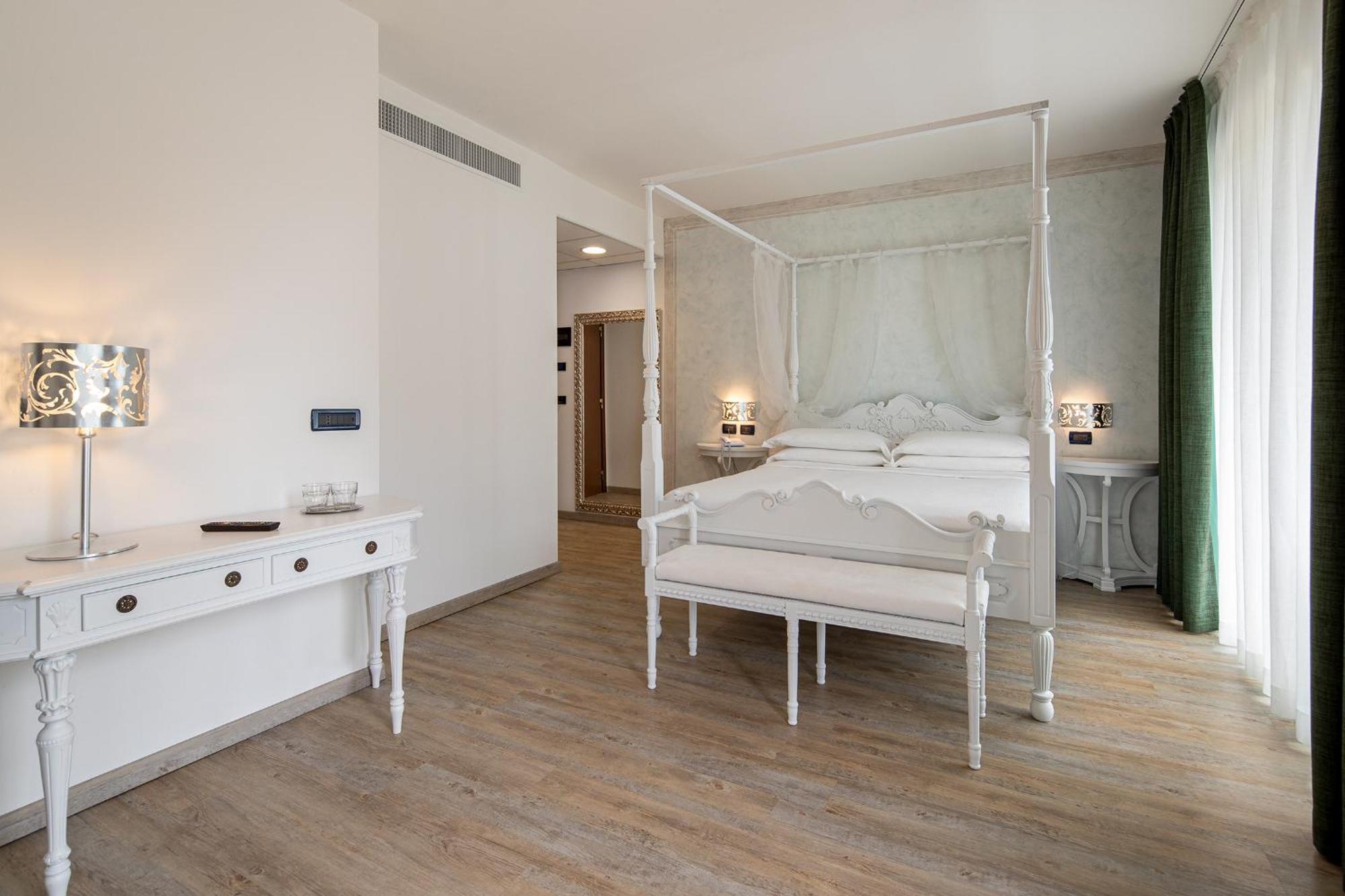 Fantinello Hotel Caorle Zewnętrze zdjęcie