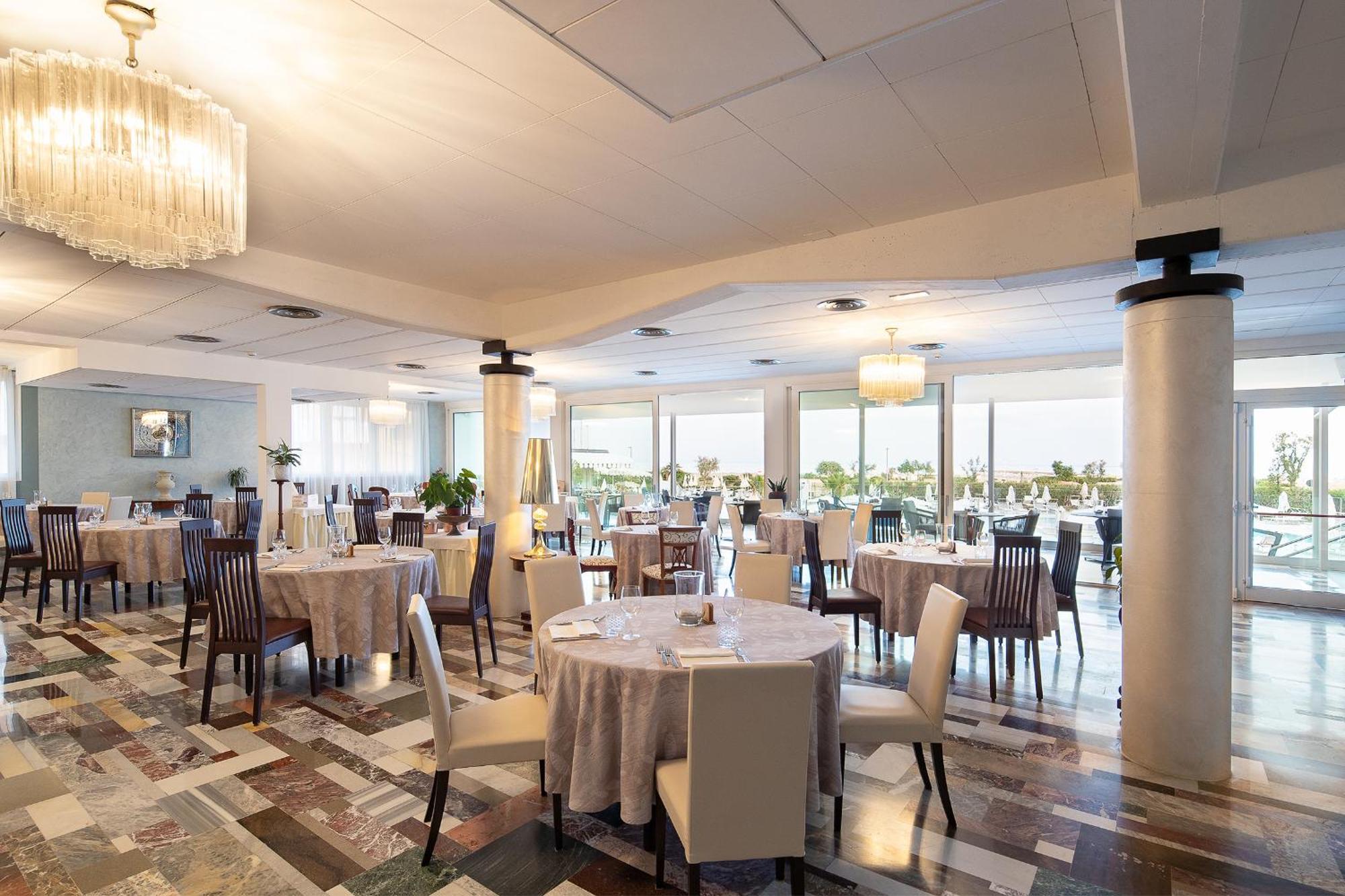 Fantinello Hotel Caorle Zewnętrze zdjęcie