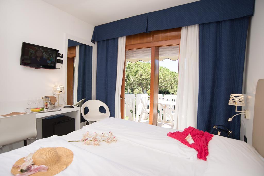 Fantinello Hotel Caorle Zewnętrze zdjęcie