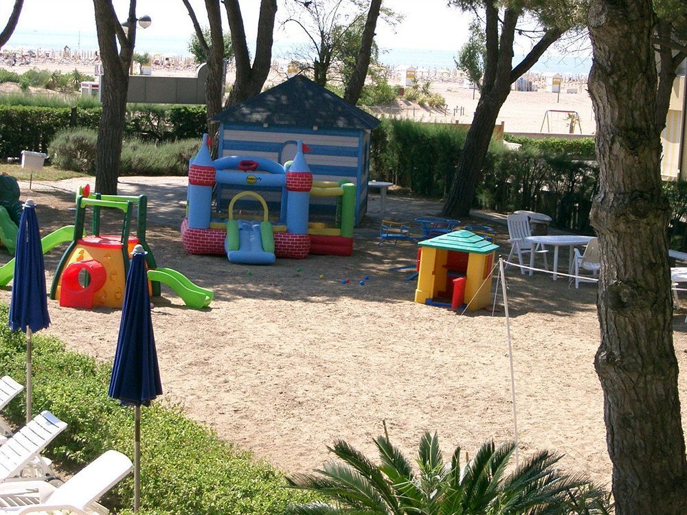 Fantinello Hotel Caorle Zewnętrze zdjęcie